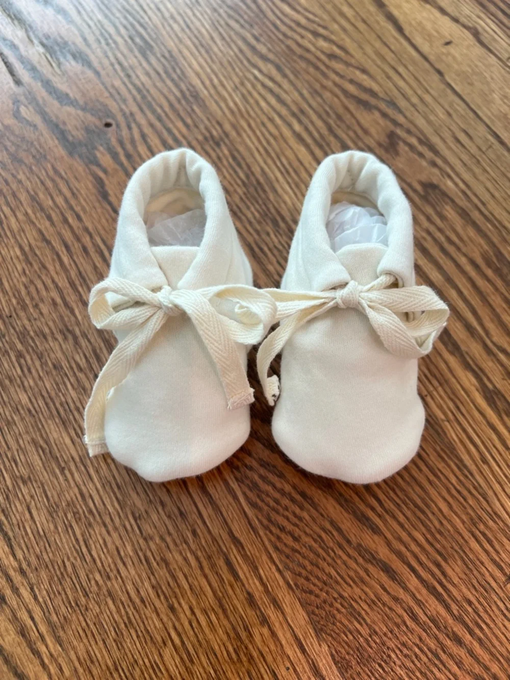 NWT QUINCY MAE 100% organic cotton baby booties shell 3-6 months